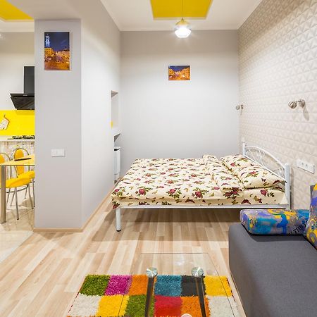 Apartment On Pekarska Street Зі Світлом! Lviv Buitenkant foto