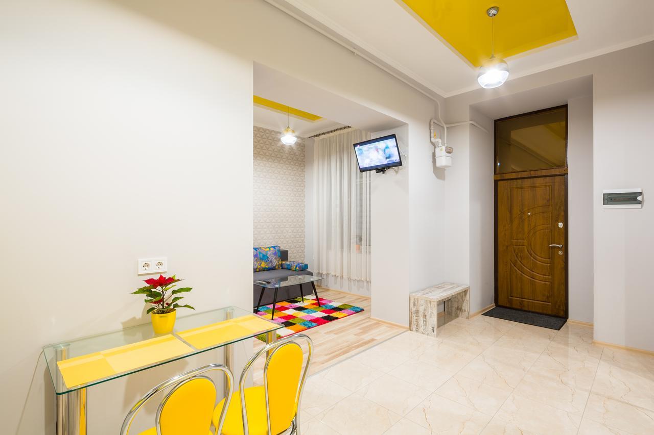Apartment On Pekarska Street Зі Світлом! Lviv Buitenkant foto