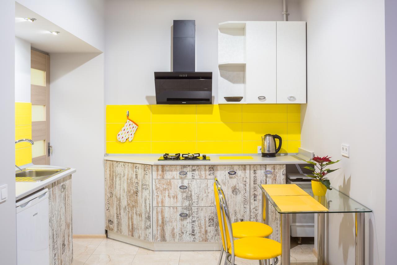Apartment On Pekarska Street Зі Світлом! Lviv Buitenkant foto
