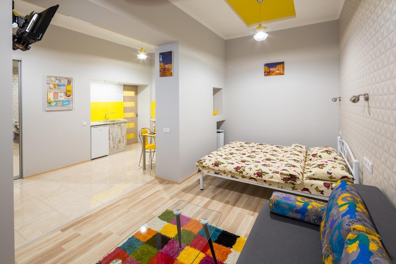 Apartment On Pekarska Street Зі Світлом! Lviv Buitenkant foto